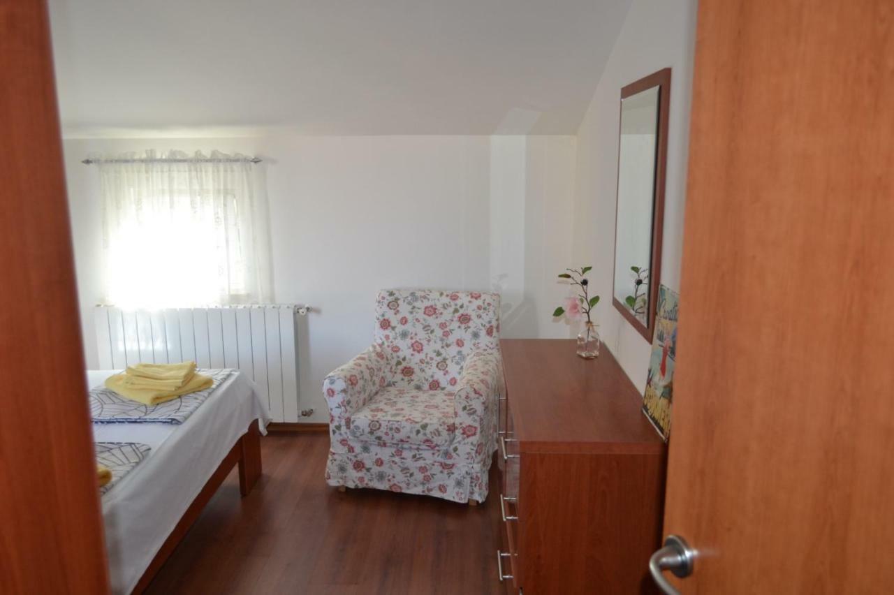 Apartment Din 班约勒 外观 照片