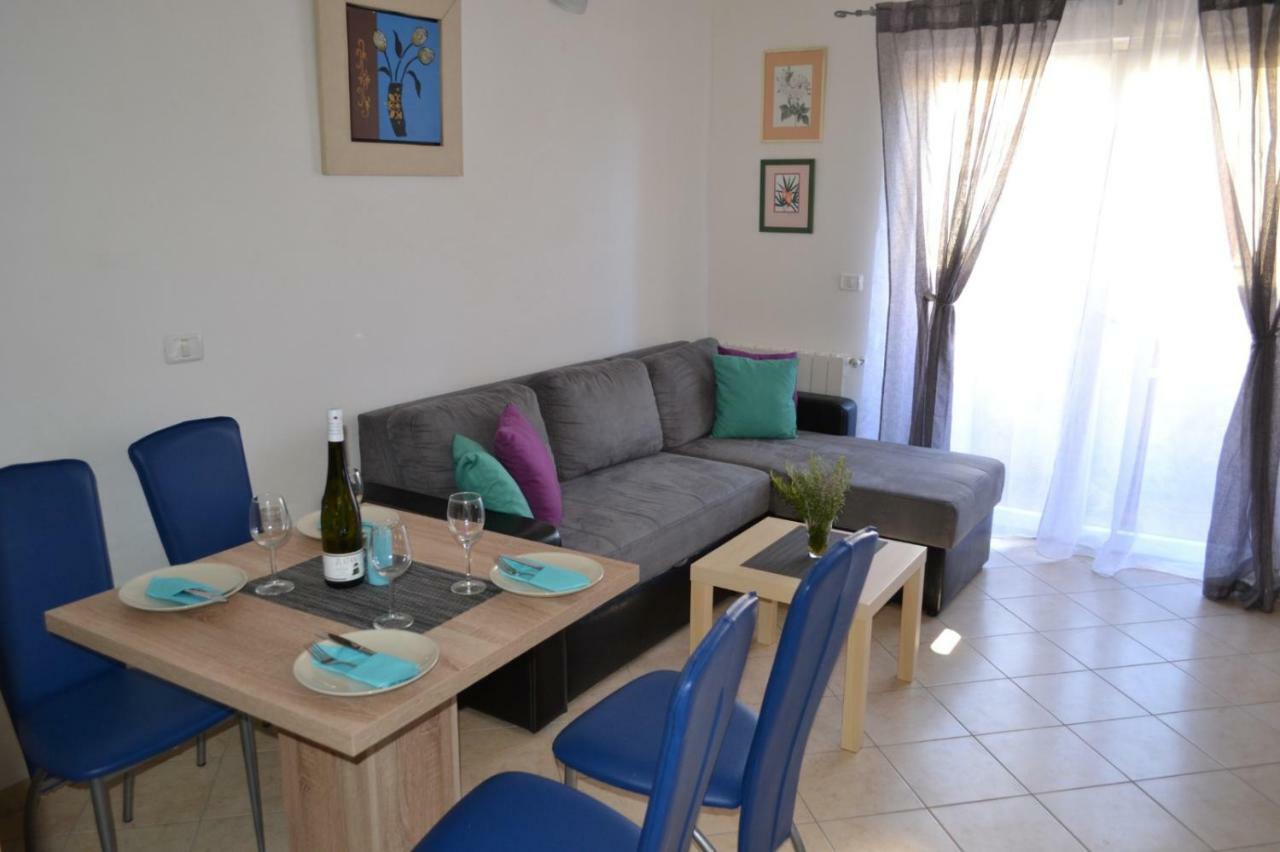 Apartment Din 班约勒 外观 照片